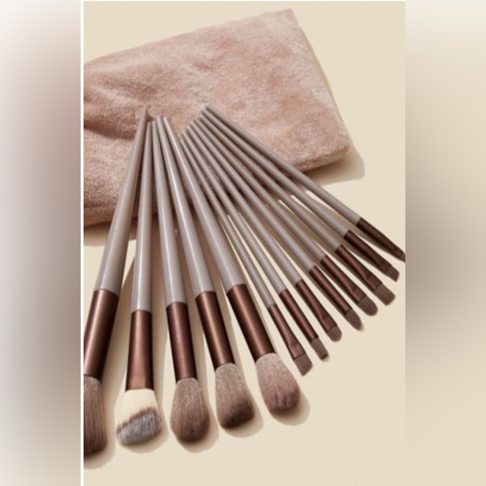 NWT 13 Piece Makeup Brush Set With Storage Bag - Picture 16 of 16